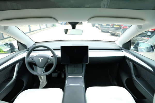 Tesla Model Y Long Range AWD 75 kWh 514 PK | Panoramadak | 360 Camera | LED Verlichting | CarPlay | Lichtmetalen Velgen | Elektrische Stoelen | Elektrische Klep | Navigatie |