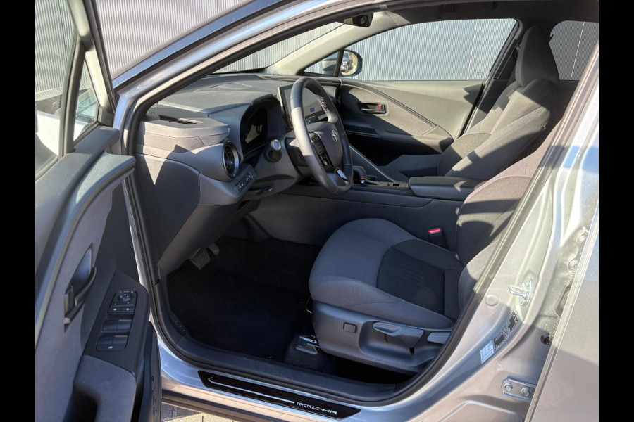 Toyota C-HR 1.8 Hybrid 140PK First Edition Bi-Tone/Winter-pack/Gr.-navigatie/Elektr.klep/Camera/Adapt.-cruise