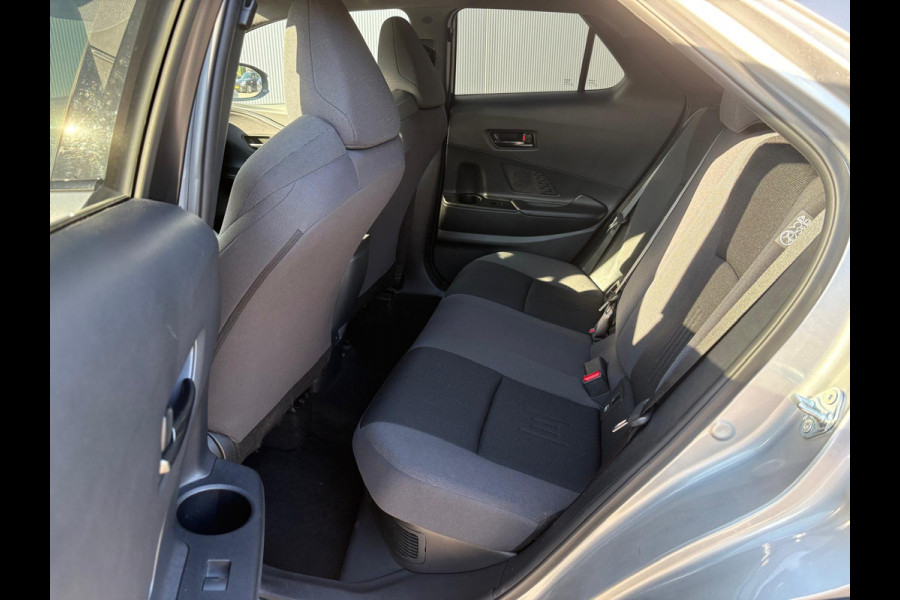 Toyota C-HR 1.8 Hybrid 140PK First Edition Bi-Tone/Winter-pack/Gr.-navigatie/Elektr.klep/Camera/Adapt.-cruise