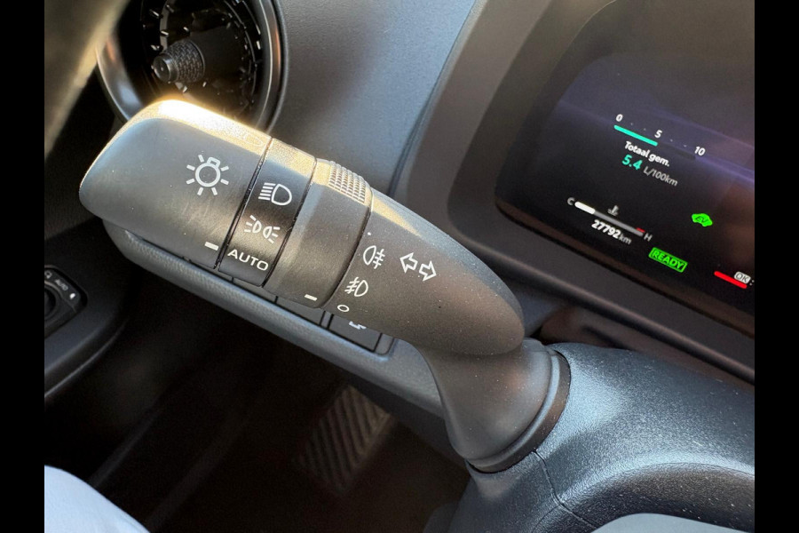 Toyota C-HR 1.8 Hybrid 140PK First Edition Bi-Tone/Winter-pack/Gr.-navigatie/Elektr.klep/Camera/Adapt.-cruise