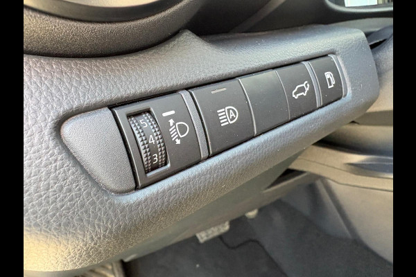 Toyota C-HR 1.8 Hybrid 140PK First Edition Bi-Tone/Winter-pack/Gr.-navigatie/Elektr.klep/Camera/Adapt.-cruise