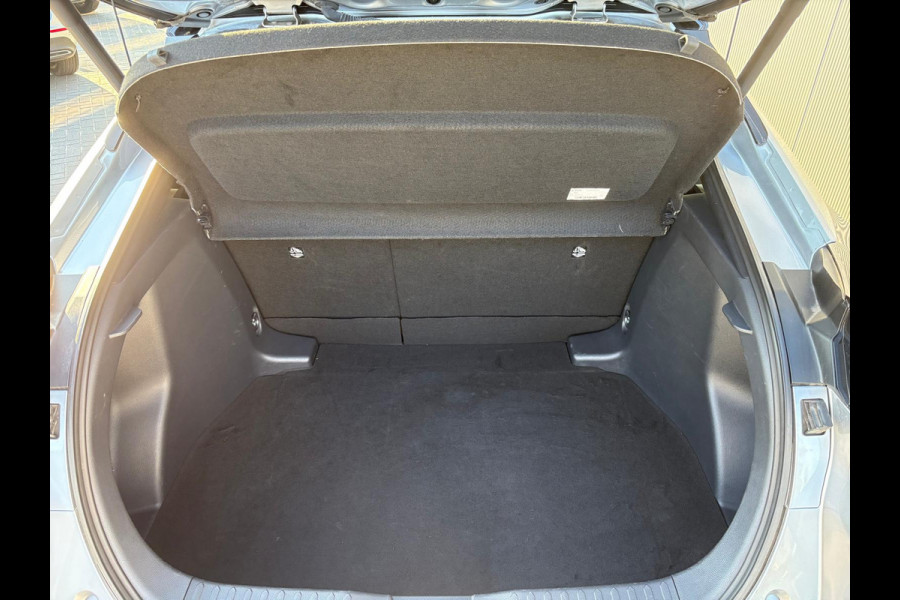 Toyota C-HR 1.8 Hybrid 140PK First Edition Bi-Tone/Winter-pack/Gr.-navigatie/Elektr.klep/Camera/Adapt.-cruise