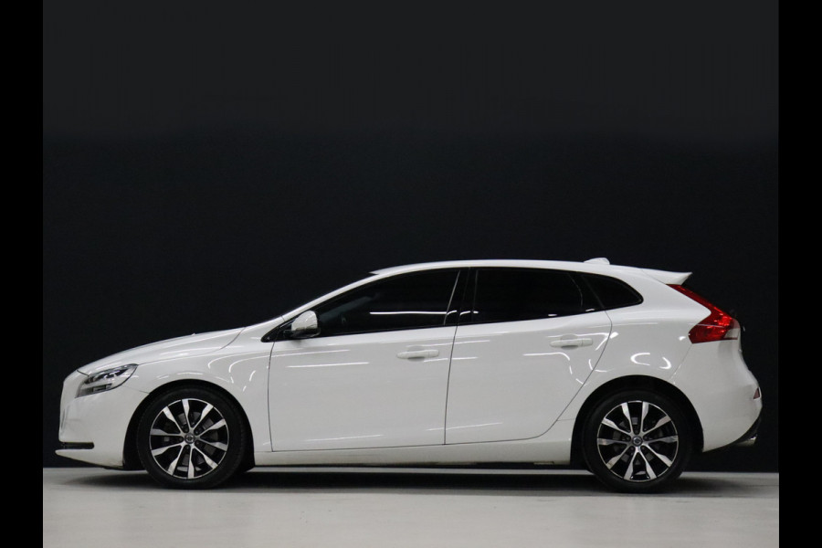 Volvo V40 1.5 T3 Dynamic Edition [CRUISE CONTROL, STOELVERWARMING, DIGITALE TELLER, BLUETOOTH, NAVIGATIE, CLIMATE, NIEUWSTAAT]