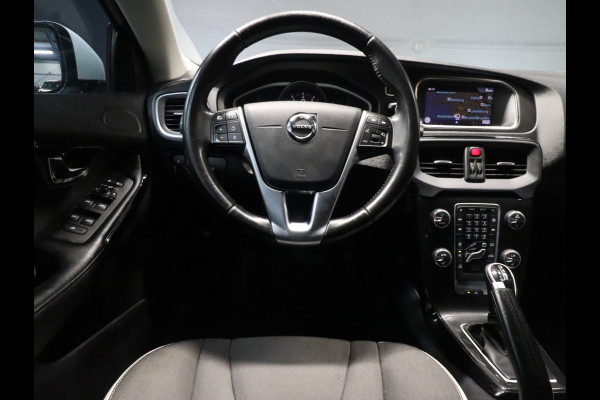 Volvo V40 1.5 T3 Dynamic Edition [CRUISE CONTROL, STOELVERWARMING, DIGITALE TELLER, BLUETOOTH, NAVIGATIE, CLIMATE, NIEUWSTAAT]