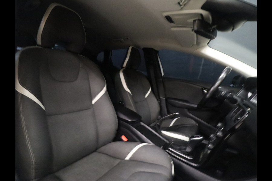 Volvo V40 1.5 T3 Dynamic Edition [CRUISE CONTROL, STOELVERWARMING, DIGITALE TELLER, BLUETOOTH, NAVIGATIE, CLIMATE, NIEUWSTAAT]