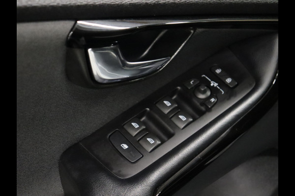 Volvo V40 1.5 T3 Dynamic Edition [CRUISE CONTROL, STOELVERWARMING, DIGITALE TELLER, BLUETOOTH, NAVIGATIE, CLIMATE, NIEUWSTAAT]
