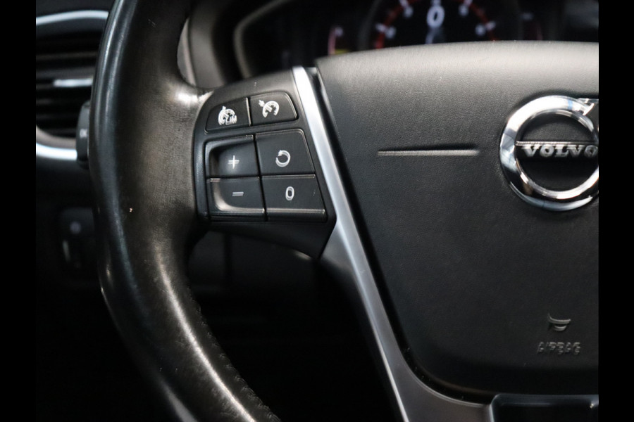 Volvo V40 1.5 T3 Dynamic Edition [CRUISE CONTROL, STOELVERWARMING, DIGITALE TELLER, BLUETOOTH, NAVIGATIE, CLIMATE, NIEUWSTAAT]
