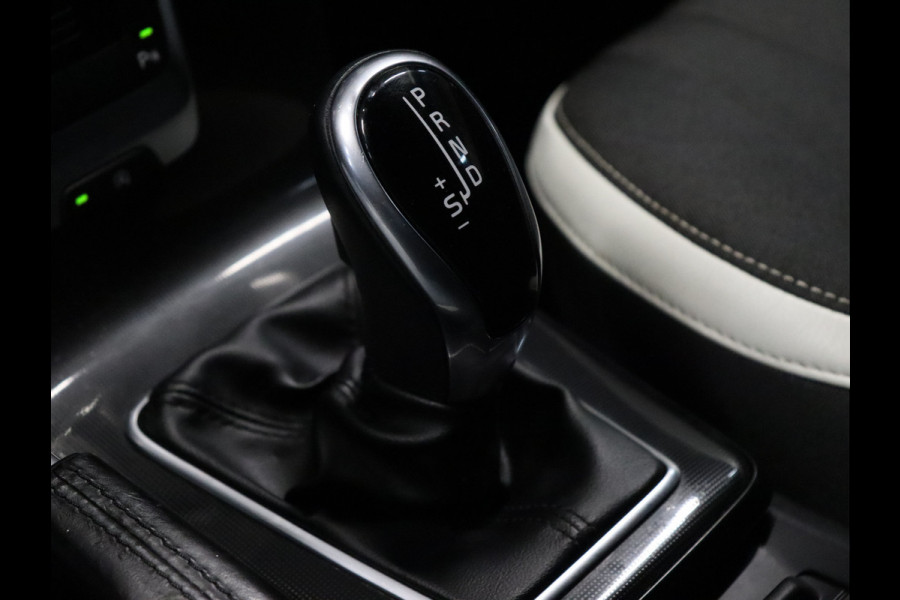 Volvo V40 1.5 T3 Dynamic Edition [CRUISE CONTROL, STOELVERWARMING, DIGITALE TELLER, BLUETOOTH, NAVIGATIE, CLIMATE, NIEUWSTAAT]