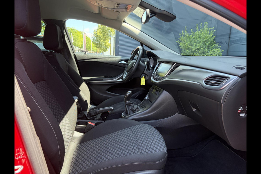 Opel Astra 1.4 Black Edition 2e Eigenaar,Carplay,150pk,Navi,6 Bak,Airco,Cruise,Lm velgen,Pdc,N.A.P,Apk tot 10-2027
