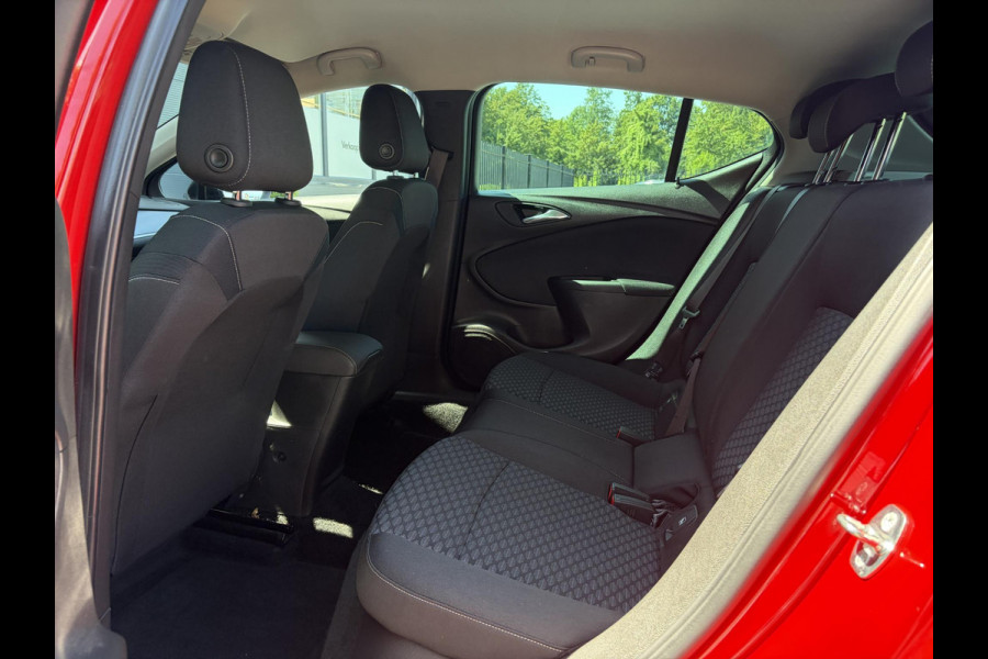 Opel Astra 1.4 Black Edition 2e Eigenaar,Carplay,150pk,Navi,6 Bak,Airco,Cruise,Lm velgen,Pdc,N.A.P,Apk tot 10-2027