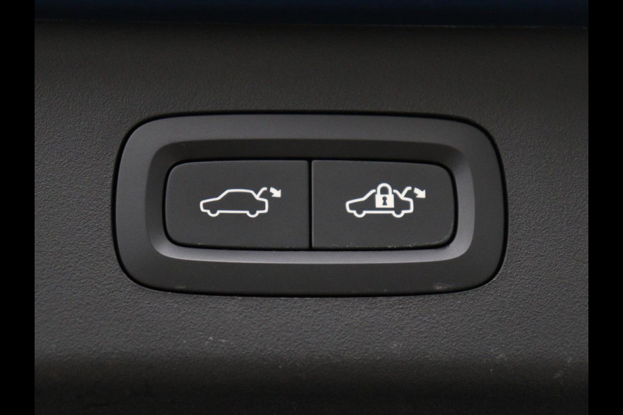 Lynk & Co 01 1.5 | SOH 92.9% | Panoramadak | 360 camera | Memory | Adaptive cruise | Stoelverwarming | Carplay | Climate control | Dodehoek detectie | Infinity sound |