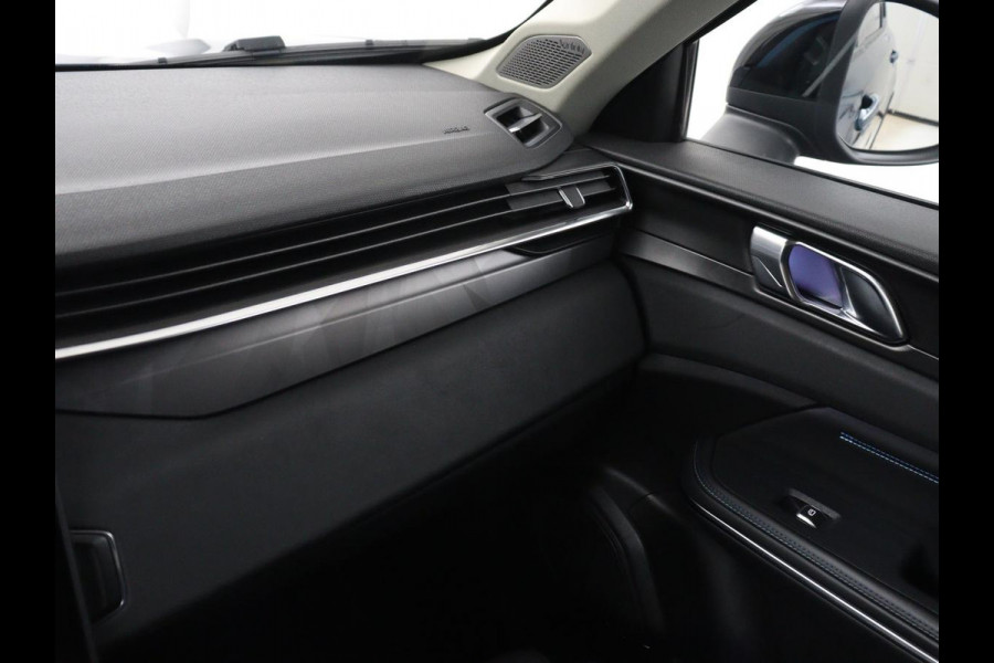 Lynk & Co 01 1.5 | SOH 92.9% | Panoramadak | 360 camera | Memory | Adaptive cruise | Stoelverwarming | Carplay | Climate control | Dodehoek detectie | Infinity sound |