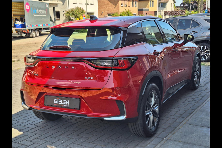 Lexus LBX 1.5 Hybrid Relax Advanced Pack | Mark Levinson, Head up display, Leer, Geheugenfunctie, Stoel + Stuurverwarming