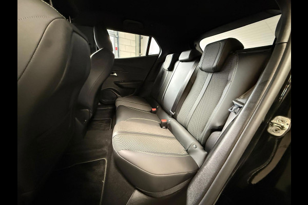 Peugeot 2008 1.2 Hybrid 145 GT, 1 Jaar Bovag Garantie, Automaat, Carplay, Camera