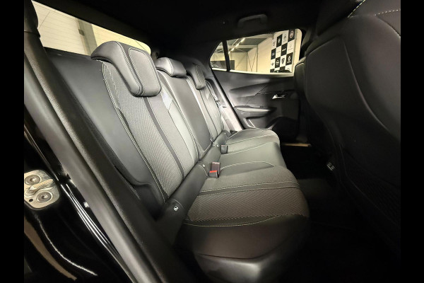 Peugeot 2008 1.2 Hybrid 145 GT, 1 Jaar Bovag Garantie, Automaat, Carplay, Camera