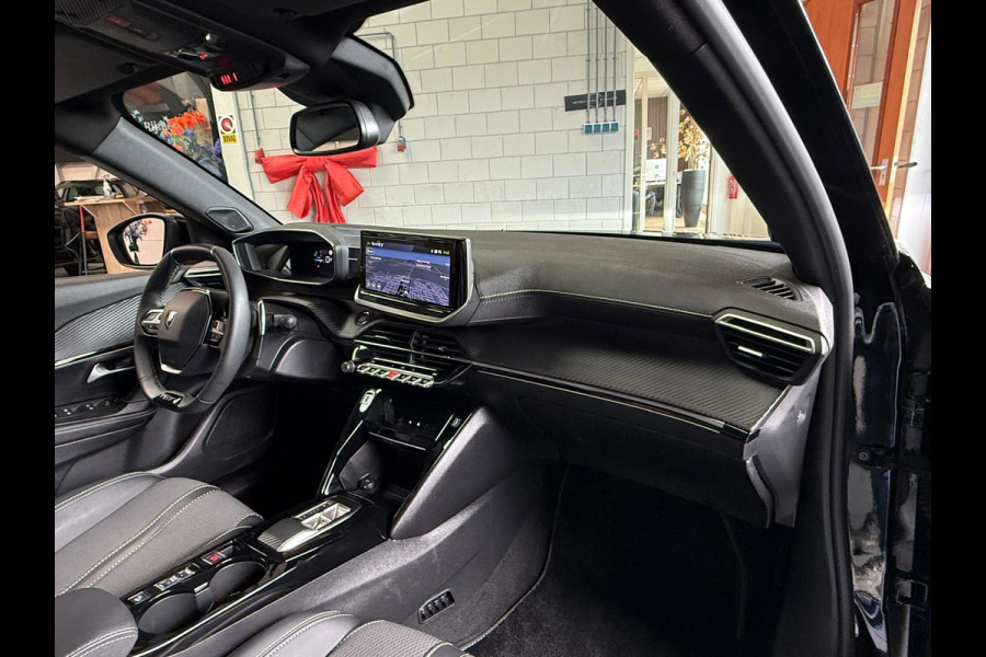 Peugeot 2008 1.2 Hybrid 145 GT, 1 Jaar Bovag Garantie, Automaat, Carplay, Camera