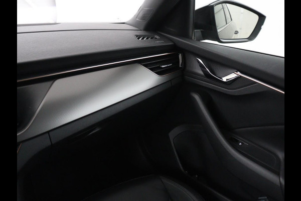 Škoda Kamiq 1.0 TSI Business Edition | Panoramadak | Leder | Virtual | Stoelverwarming | Carplay | Cruise control | Camera | Elek. stoelen | 18'' | Full LED |