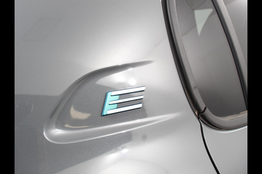 Peugeot e-208 EV Allure 50 kWh Warmtepomp Navigatie Apple Carplay Android Auto Parkeerhulp Cruise Control Full Led Climate Control Lichtmetalen velgen