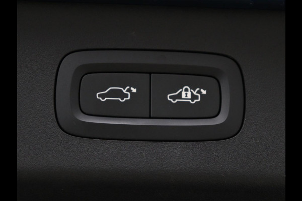 Lynk & Co 01 1.5 | SOH 97.3% |Panoramadak | 360 camera | Memory | SOH 97.3% |Panoramadak | 360 camera | Memory | Adaptive cruise | Stoelverwarming | Carplay | Climate control | Dodehoek detectie | Infinity sound |