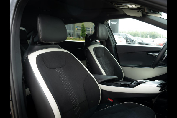 Kia Ev6 GT-Line 77.4 kWh | Nederlandse dealer onderhouden auto | Schuifkantel dak | Trekhaak 1600kg trekgewicht |