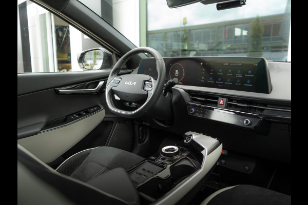 Kia Ev6 GT-Line 77.4 kWh | Nederlandse dealer onderhouden auto | Schuifkantel dak | Trekhaak 1600kg trekgewicht |