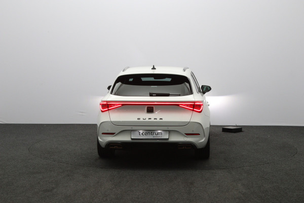 CUPRA Leon Sportstourer 1.4 e-Hybrid 204 PK PHEV Business, Kuipstoelen, Parkeersensoren, Stuurverwarming