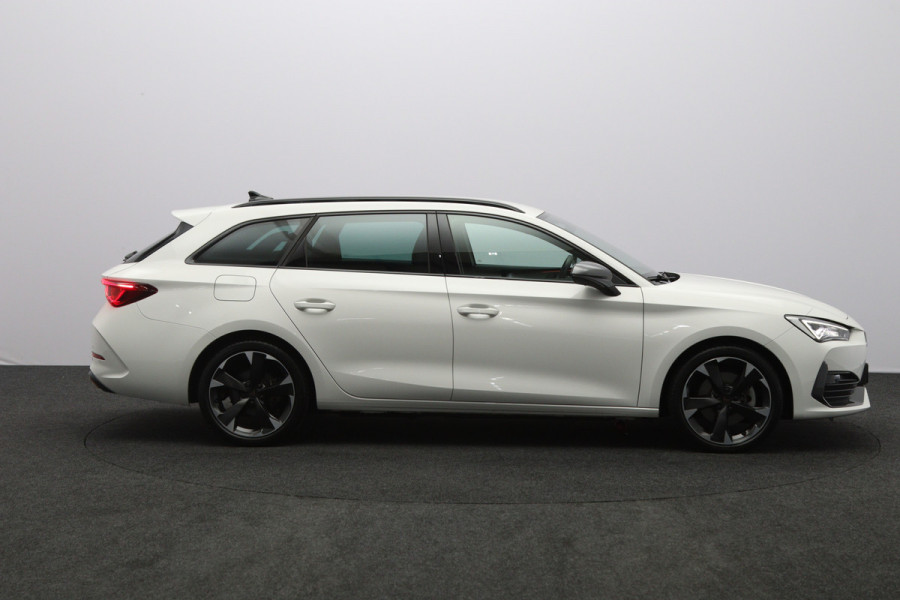 CUPRA Leon Sportstourer 1.4 e-Hybrid 204 PK PHEV Business, Kuipstoelen, Parkeersensoren, Stuurverwarming