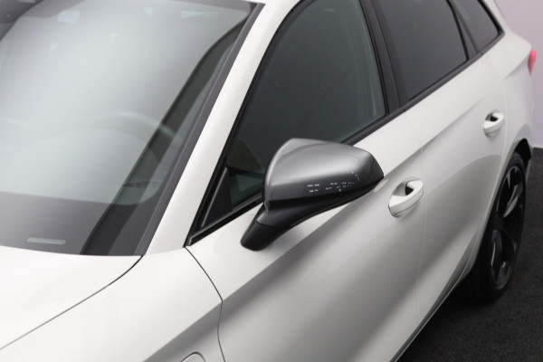 CUPRA Leon Sportstourer 1.4 e-Hybrid 204 PK PHEV Business, Kuipstoelen, Parkeersensoren, Stuurverwarming