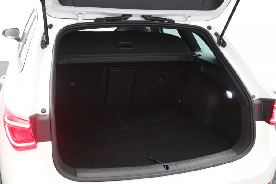 CUPRA Leon Sportstourer 1.4 e-Hybrid 204 PK PHEV Business, Kuipstoelen, Parkeersensoren, Stuurverwarming