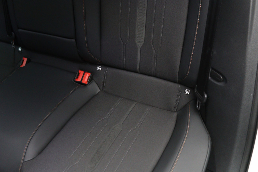 CUPRA Leon Sportstourer 1.4 e-Hybrid 204 PK PHEV Business, Kuipstoelen, Parkeersensoren, Stuurverwarming