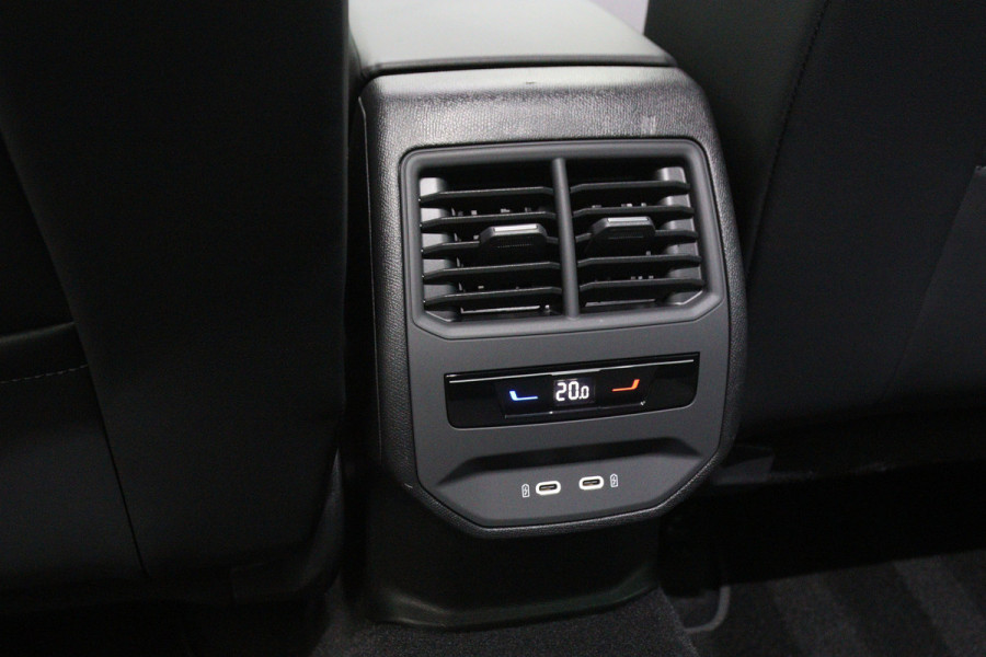 CUPRA Leon Sportstourer 1.4 e-Hybrid 204 PK PHEV Business, Kuipstoelen, Parkeersensoren, Stuurverwarming