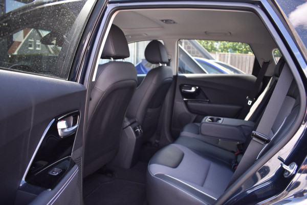 Kia e-Niro DynamicPlusLine 64 kWh SOH 99.6% | STOELVERWARMING | SCHUIFDAK | NAP | STUURVERWARMING | CAMERA