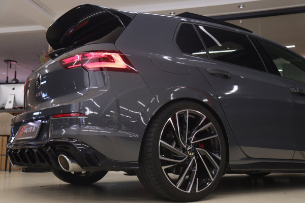 Volkswagen Golf 2.0 TSI GTI CLUBSPORT BLACKSTYLE/NURBURGRING/PANO/IQ-LIGHT/HUD/MEMORY/VOLL