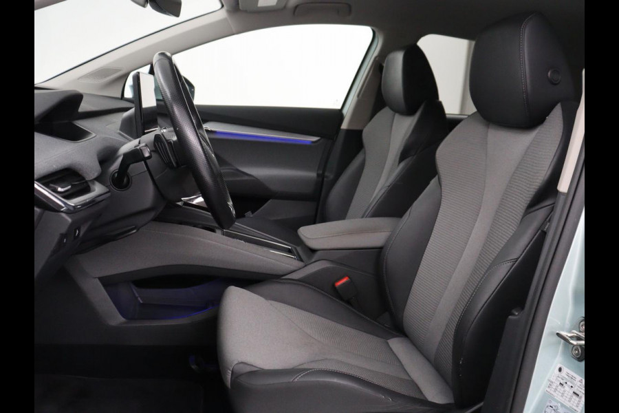 Škoda Enyaq iV 60 | SOH 92.1% | Trekhaak | Stuur/stoel verwarming | Half Leder | Cruise control | Camera | Carplay | Standkachel | Sfeerverlichting | 21''