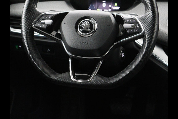Škoda Enyaq iV 60 | SOH 92.1% | Trekhaak | Stuur/stoel verwarming | Half Leder | Cruise control | Camera | Carplay | Standkachel | Sfeerverlichting | 21''