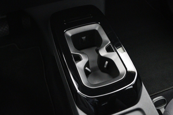 Volkswagen ID.4 Life 77 kWh 204 PK, SOH 92 %, Adap. Cruise Control, Warmtepomp, Carplay, Navigatie, Winterpakket