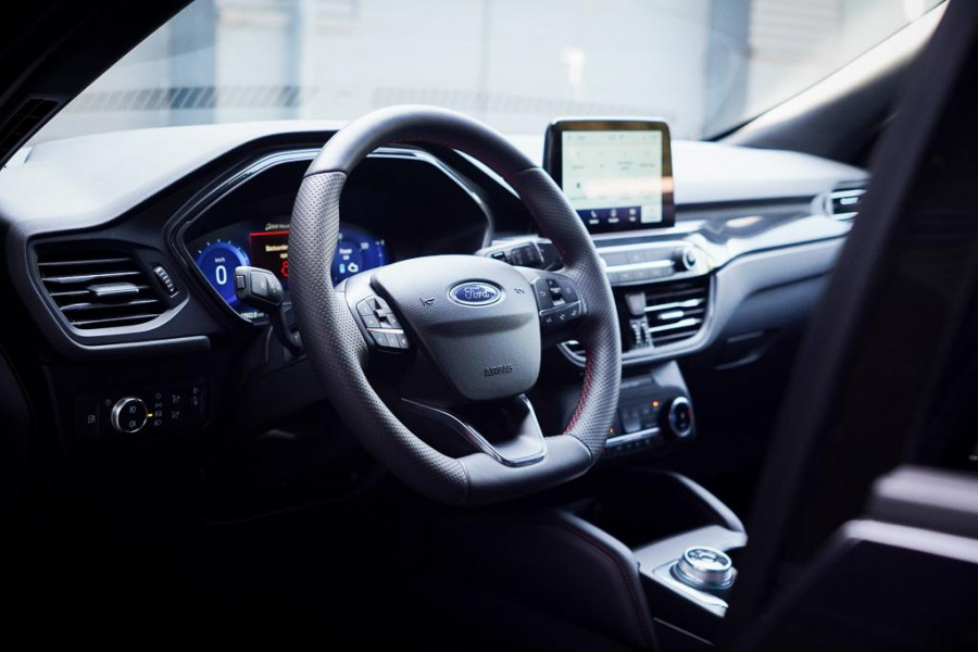 Ford Kuga 2.5 PHEV ST-Line Trekhaakvoorb / Elek Klep / Incl BTW / All-Season / Getint Glas / Zwart Metallic