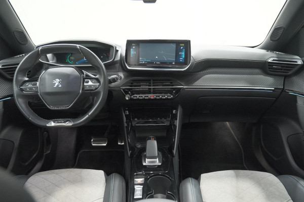 Peugeot e-2008 EV GT Pack 50 kWh | 92,6% SOH | Panoramadak | Adaptieve Cruise Control | Alcantara Bekleding