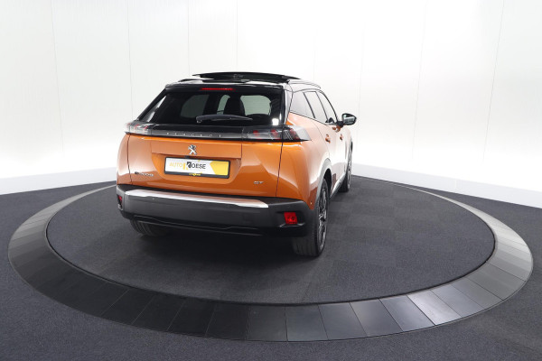 Peugeot e-2008 EV GT Pack 50 kWh | 92,6% SOH | Panoramadak | Adaptieve Cruise Control | Alcantara Bekleding