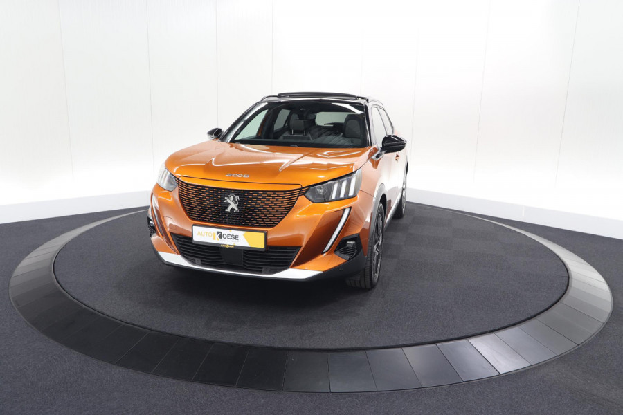 Peugeot e-2008 EV GT Pack 50 kWh | 92,6% SOH | Panoramadak | Adaptieve Cruise Control | Alcantara Bekleding