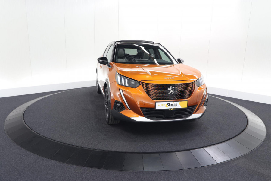 Peugeot e-2008 EV GT Pack 50 kWh | 92,6% SOH | Panoramadak | Adaptieve Cruise Control | Alcantara Bekleding