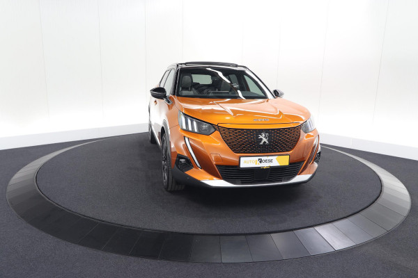 Peugeot e-2008 EV GT Pack 50 kWh | 92,6% SOH | Panoramadak | Adaptieve Cruise Control | Alcantara Bekleding