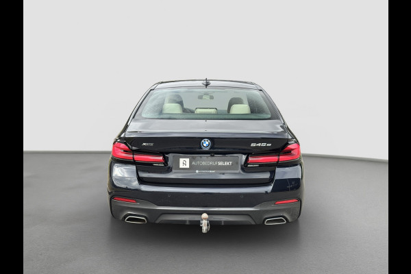 BMW 5 Serie 545e xDrive M-Sport | Trekhaak | 19 inch | Camera | ACC | Carplay | Dealer onderhouden | Stuurwiel verwarmd