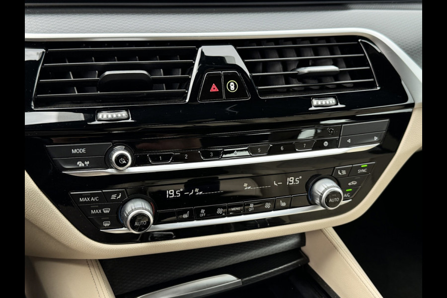 BMW 5 Serie 545e xDrive M-Sport | Trekhaak | 19 inch | Camera | ACC | Carplay | Dealer onderhouden | Stuurwiel verwarmd