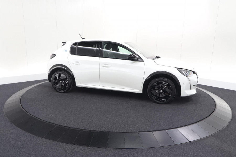 Peugeot e-208 EV GT 50 kWh | 93,7% SOH | Black Pack | Dodehoekdetectie | Camera | Apple Carplay