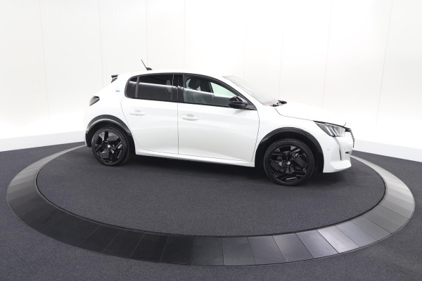Peugeot e-208 EV GT 50 kWh | 93,7% SOH | Black Pack | Dodehoekdetectie | Camera | Apple Carplay