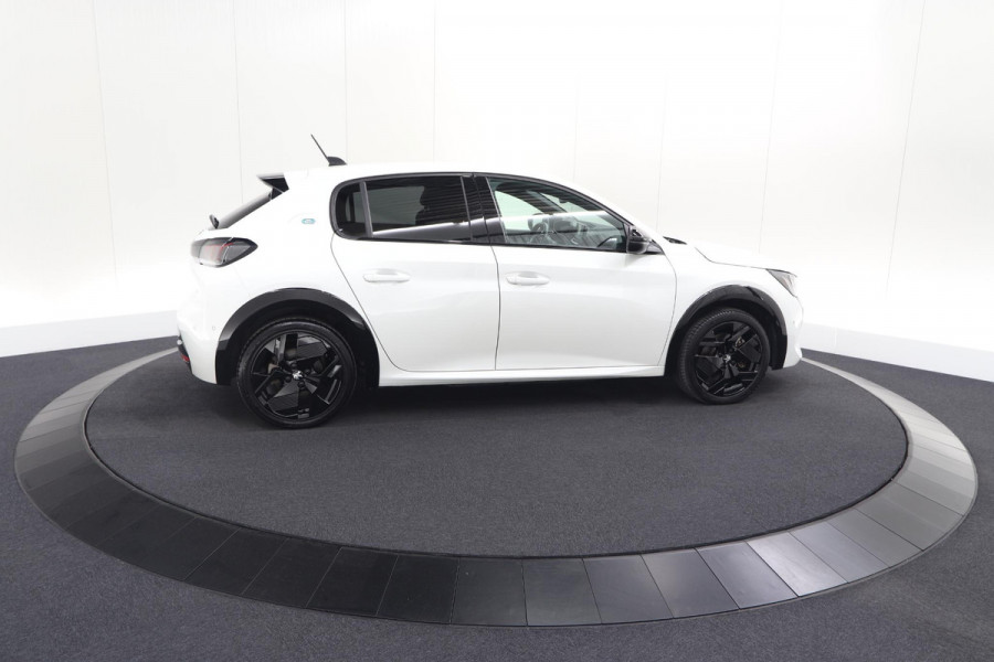Peugeot e-208 EV GT 50 kWh | 93,7% SOH | Black Pack | Dodehoekdetectie | Camera | Apple Carplay