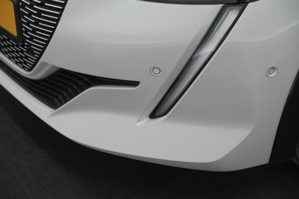 Peugeot e-208 EV GT 50 kWh | 93,7% SOH | Black Pack | Dodehoekdetectie | Camera | Apple Carplay