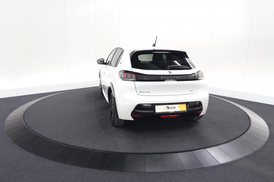 Peugeot e-208 EV GT 50 kWh | 93,7% SOH | Black Pack | Dodehoekdetectie | Camera | Apple Carplay