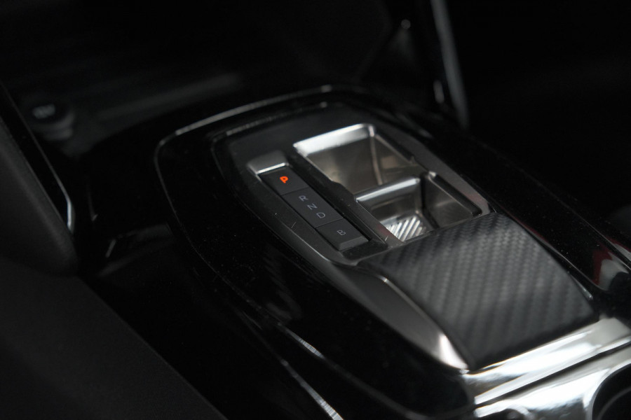 Peugeot e-208 EV GT 50 kWh | 93,7% SOH | Black Pack | Dodehoekdetectie | Camera | Apple Carplay